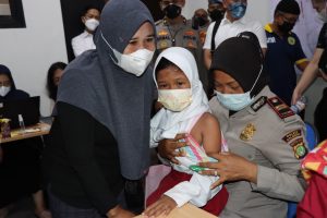 Polres Metro Jakarta Barat Bersama Alumni Kepolisian Menggelar Kegiatan Vaksinasi Anak Usia 6-11 Tahun Bagi Anak Penyandang Disabilitas