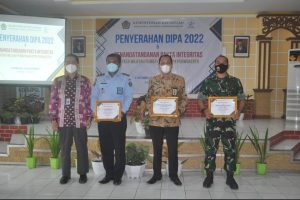 Korem 071/Wijayakusuma Terima Penghargaan Satker Terbaik Penyerapan Anggaran Tahun 2021