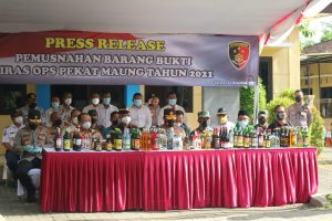 Polda Banten Musnahkan Puluhan Ribu Botol Miras Jelang Nataru