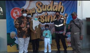 Tiga Pilar Kelurahan Semanan Melaksanakan Pengamanan dan Monitoring Vaksinasi Anak Usia 6-11 Tahun