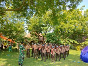 Sajikan Keindahan Wana Wisata Sowan, Babinsa Bekali Pramuka SWK Bancar Tuban Tentang Wawasan Kebangsaan Dan Bela Negara