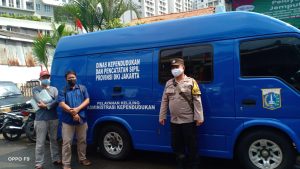 Bhabinkamtibmas Tanjung Duren Selatan Laksanakan Monitoring Jemput Bola Kamsa di Rw. 06