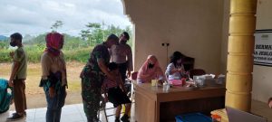 Babinsa Jeblogan Dampingi Vaksinasi Covid-19 Siswa SDN 1, 2 Dan 3