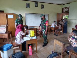 Danramil Apresiasi Antusias Dan Keberanian Siswa-Siswi Ikuti Vaksin Covid-19