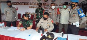 Pengecekan Kesiapan Pos Pengamanan Malam Tahun Baru oleh Dandim 0505/JT