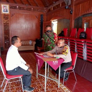 Babinsa Bersama Bhabinkamtibmas Laksanakan Rekrutmen Calon Linmas