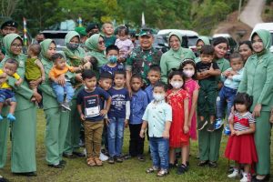 Momen Indah Kebersamaan Kasad Bersama Anak Prajurit di Batam
