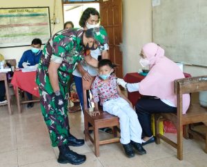 Pelda Kahana : Ratusan Murid Sekolah Dasar Antusias Menerima Vaksinasi