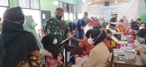 Koramil 08/Duren Sawit Bersama Kesdam Jaya, Polkes Cijantung Menggelar Vaksinasi Usia 6-11 Tahun
