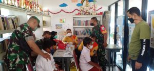 Koramil 08/Duren Sawit Bersama Lurah Pondok Kopi dan Kesdam Jaya, Gelar Vaksinasi Usia 6-11 Tahun