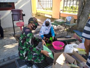 Hidupkan Semangat Gotong Royong Babinsa Joyotakan Bersama Apartur Kelurahan Laksanakan Kerja Bakti