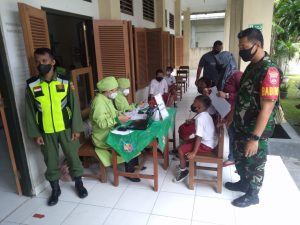 Begini Kiprah Babinsa Joyotakan, Dalam Mendukung Percepatan Vaksin Covid 19