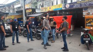 Satreskrim Polres Jakbar Lakukan Olah TKP Kasus Penusukan Berinisial M