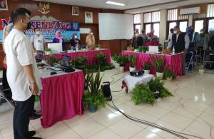 Dukung Musrenbang, Babinsa 01/Jatinegara Hadiri Rapat Perencanaan Tingkat Kelurahan