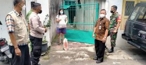 Serda Budiono Bersama Jogo Tonggo Salurkan Bantuan Sembako Bagi Warga Isoman