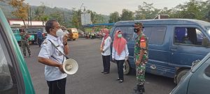 Ingatkan Warga Pentingnya Penerapan Protkes, Satgas Penanganan Covid-19 Kecamatan Batuwarno Turun Ke Pasar