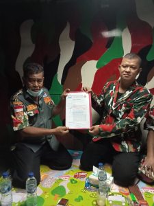 Ketua LMP MAC Penjaringan Serahkan Mandat Kepada Ketua Ranting LMP Kamal Muara