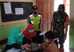 Demi Mensukseskan Vaksinasi, Ini Yang Dilakukan Serma Dadang