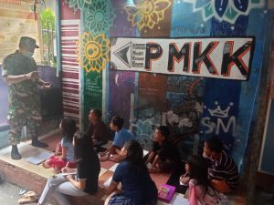Tegakkan Nilai Luhur Pancasila, Babinsa Koramil 01/TS berikan Pembelajaran Anak-anak di Kampung Pancasila