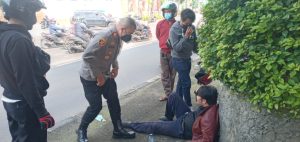 Sigap, Gerak Cepat Polisi Bantu Warga Yang Mengalami Kecelakaan di Jl. S Parman Slipi Jakarta Barat