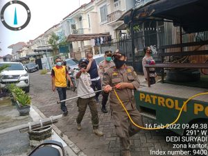 RW 012 Kelurahan Semanan, Kecamatan Kalideres Kembali Melakukan Penyemprotan Disinfektan di Lingkungan Warga