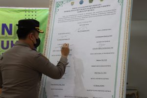 Kapolres Kendal Hadiri Penandatanganan Komitmen Pondok Pesantren Sekaligus Pengukuhan Satgas Anti Narkoba Pondok Pesantren