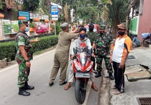 Pembagian Masker Giat PPKM Level-3 Oleh Koramil 05/Kramatjati