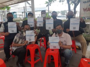 Tingkatkan Antibodi Pedagang, Pekerja Pasar Induk Beras, Koramil 04/Pulogadung Gelar Vaksin Booster