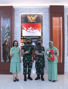 Brigjen TNI Yustinus Pimpin Tradisi Korps Purna Tugas Mayor Inf M. Sulemiq