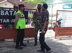 Ratusan Warga Terima Vaksin, Petugas Gabungan TNI Polri Terus Himbau Warga Akan Pentingnya Prokes
