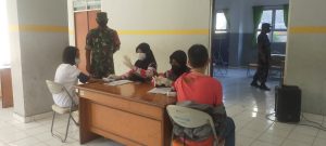 Hari Libur Team Nakes Polkes Kodim 0503/JB Tanpa Lelah Vaksin 59 Orang Dalam Serbuan Vaksinasi TNI Koramil 02/TB