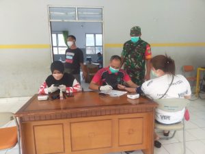 100 Orang Tervaksin Dalam Serbuan Vaksinasi TNI Koramil 02/TB Kodim 0503/JB