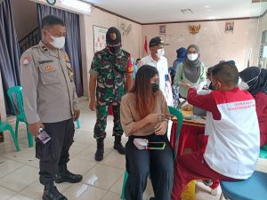Koramil 01/Jatinegara Kolaborasi Dengan Ketua RW Gelar Serbuan Vaksinasi Lanjutan