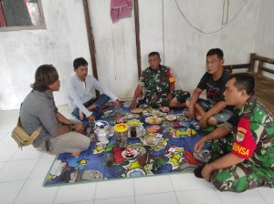 Tingkatkan Silahturahmi, Babinsa Pondok Jaya Depok Komsos ke Warga Binaan