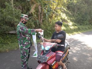 Personil Koramil Karangtengah Gelar Gakplin Protkes Kepada Warga