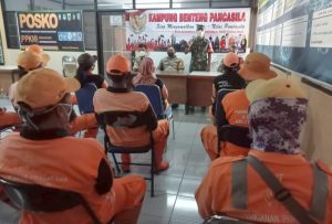 Tanamkan Wasbang Pada PPSU Oleh Babinsa Koramil 07/Cipayung