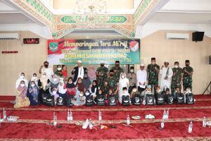 Peringati Isra Mi’raj Korem 051/Wijayakarta Memberikan Santunan Kepada Anak Yatim