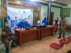 Begini Cara Babinsa Kelurahan Keprabon Dalam Membantu Program Percepatan Vaksinasi