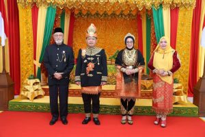 Sri Lila Meukuta Abdurachman, Gelar Kehormatan Adat Ketiga Untuk Kasad