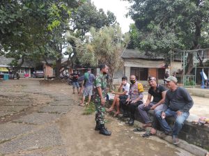 Ciptakan Suasana Kondusif, Babinsa Pondok Jaya Komsos ke Warga Binaan