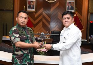 Kasad Terima Audiensi Dirut PT. Dirgantara Indonesia