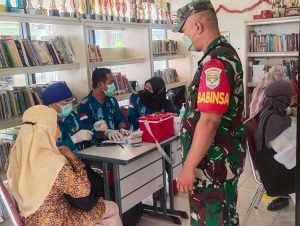 Koramil 08/Duren Sawit Kolaborasi Dengan Ketua RW Pondok Kopi dan Kesdam Jaya, Gelar vaksinasi Booster