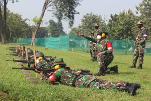 Tingkatkan Kemampuan, Prajurit Korem 051/Wkt Latihan Menembak