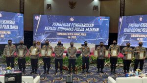 Bid Humas Polda Metro Jaya Meraih Peringkat Satu Dan Menerima Piagam Penghargaan