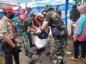 Danramil 05/Keb.Baru  Pimpin Karya Bakti Pasca Kebakaran Di Kel.Cipete Utara