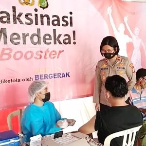 Hingga Melebihi Target, Masyarakat Berbondong Bondong Datangi Gerai Vaksinasi Merdeka Booster Polsek Cilincing