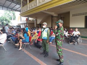 Dukung Percepatan Vaksinasi, Tiga Pilar Dampingi Warga Saat Vaksinasi Covid-19
