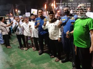 Warga RW 03 Kelurahan Palmerah Antusias Mengikuti Pawai Obor