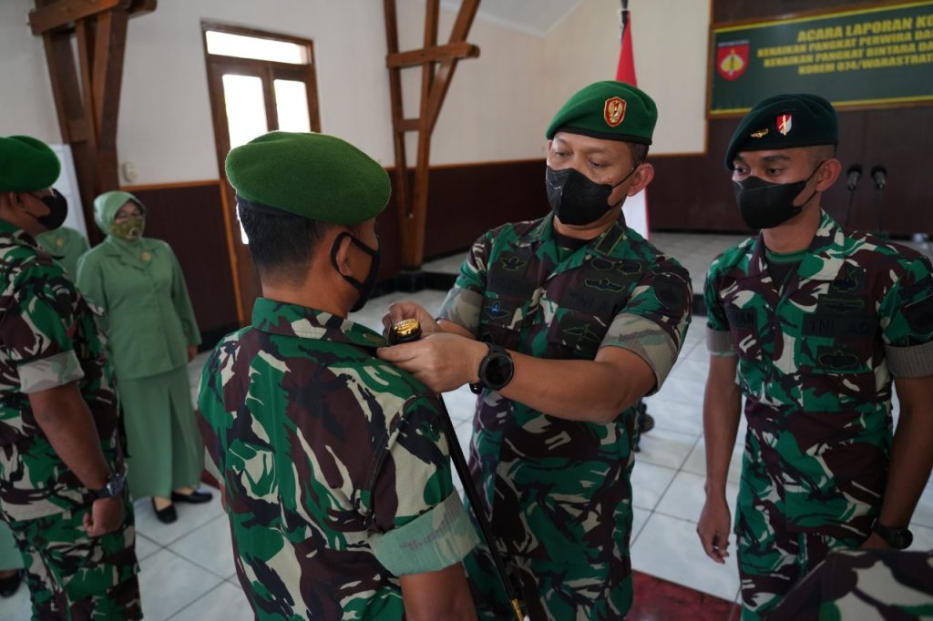 Danrem 074/Warastratama : Jadikan Kenaikan Pangkat Ini Sebagai Wahana Mawas Diri Untuk Meraih Kearifan Sebagai Prajurit Sapta Marga