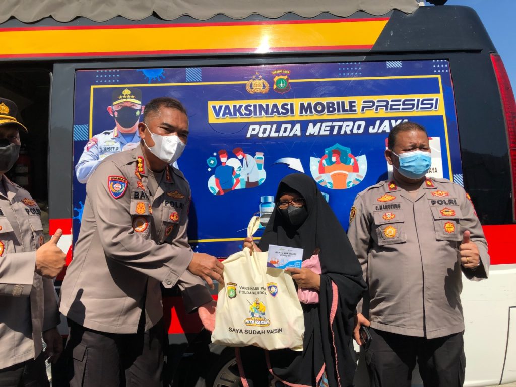 Vaksinasi Presisi Polda Metro Jaya dan Silaturahmi Kamtibmas Ditbinmas dilaksanakan di Masjid Jami Al-Alam, Jakut